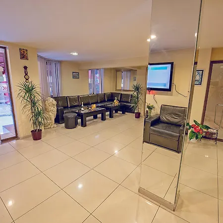 Victoria Hotel 3*