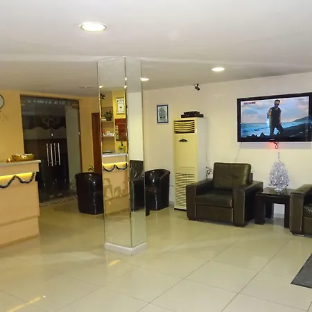 Хотел виктория