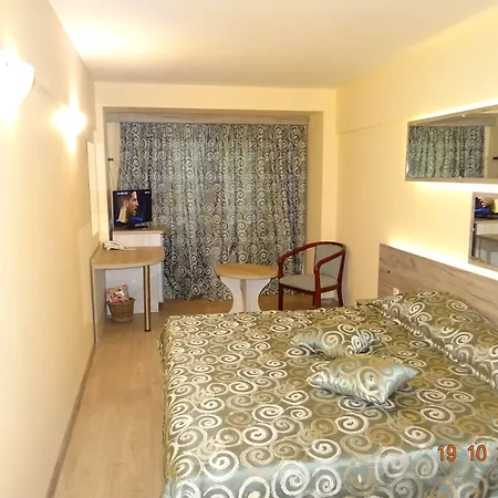 Хотел виктория