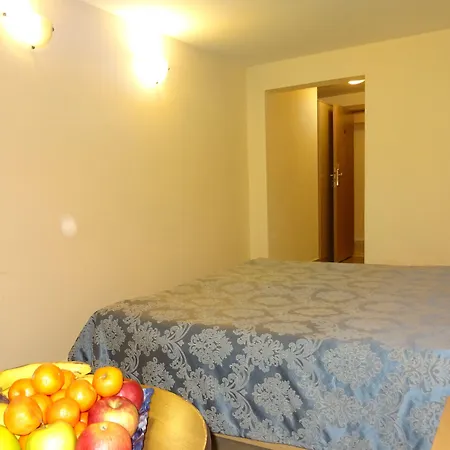 Хотел виктория