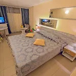 Victoria Hotel 3*