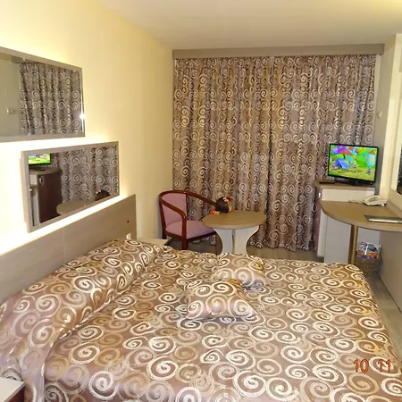 Victoria Hotel 3*