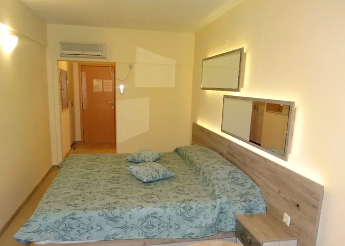 فيكتوريا فندق فارنا